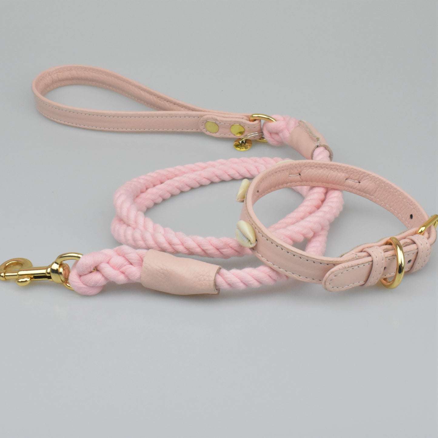 Willow Walks leather collar in soft pink with shell detail